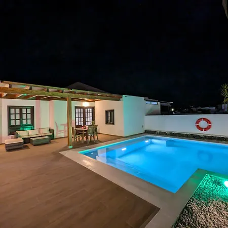 Axular With Heated Private Pool Dom wakacyjny