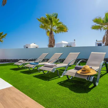 度假居 Axular With Heated Private Pool