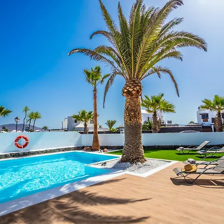 Axular With Heated Private Pool Playa Blanca (Lanzarote)
