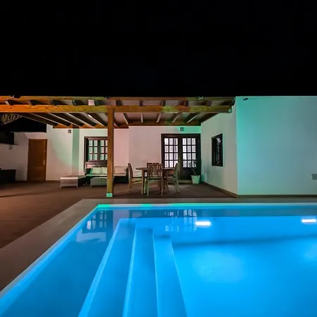 Axular With Heated Private Pool 度假居