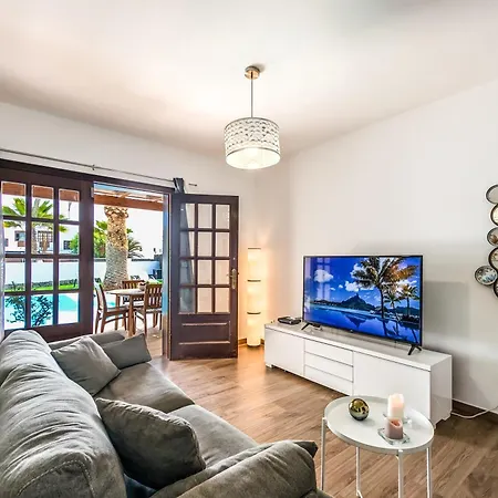 Axular With Heated Private Pool Playa Blanca (Lanzarote)